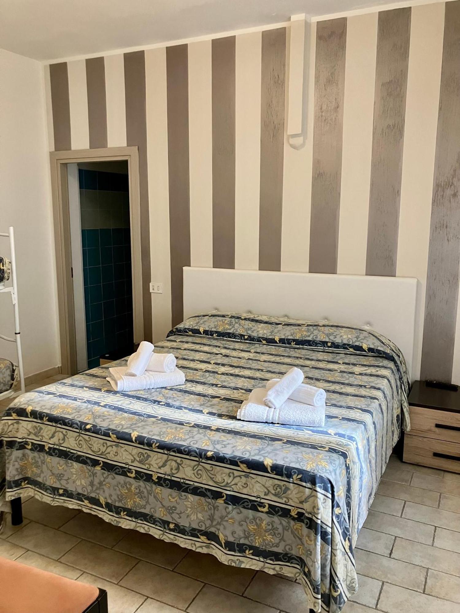 קאטוליקה Hotel Ginevra E Residence מראה חיצוני תמונה